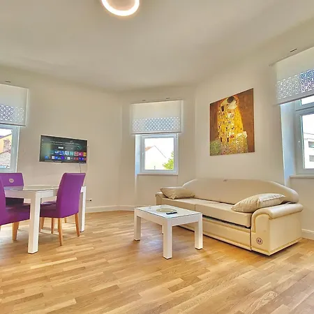 Steiner Residences Lägenhet