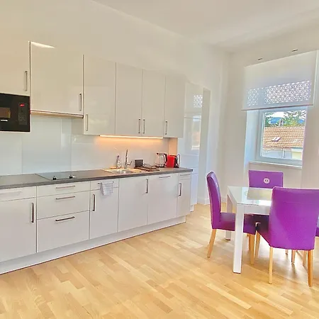 Lägenhet Steiner Residences