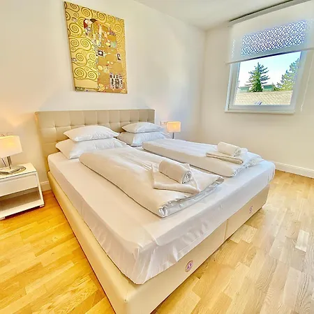 Steiner Residences Lägenhet