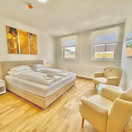 Steiner Residences Lejlighed *