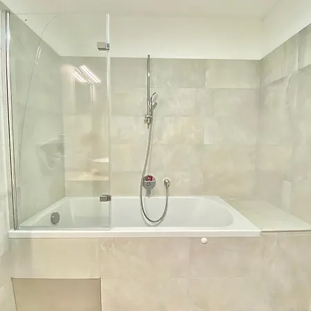 Steiner Residences Lägenhet Modling