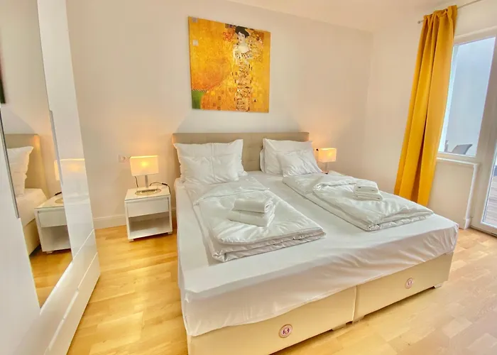 Steiner Residences Apartament